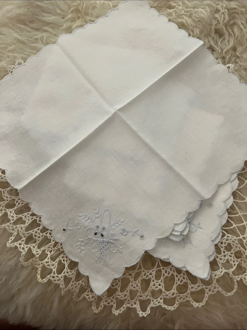 Embroidered White Cotton table napkins with Scalloped Edge